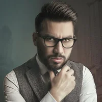 Фото песни Ey inson от Ahad Qayum