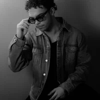 Фото песни Oq kabutarlar от Anyon