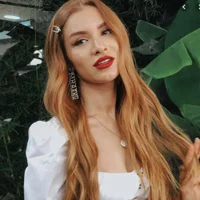 Фото песни Yok Yok от Feride Hilal Akın