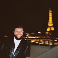 Фото песни De mənə gülüm от Navai