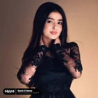 Фото песни Nasini El Donya от Charos Kayumova