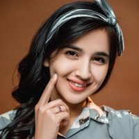 Durdona Kurbonova — Menga nima